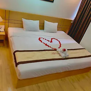 Hotel Nhat Linh &